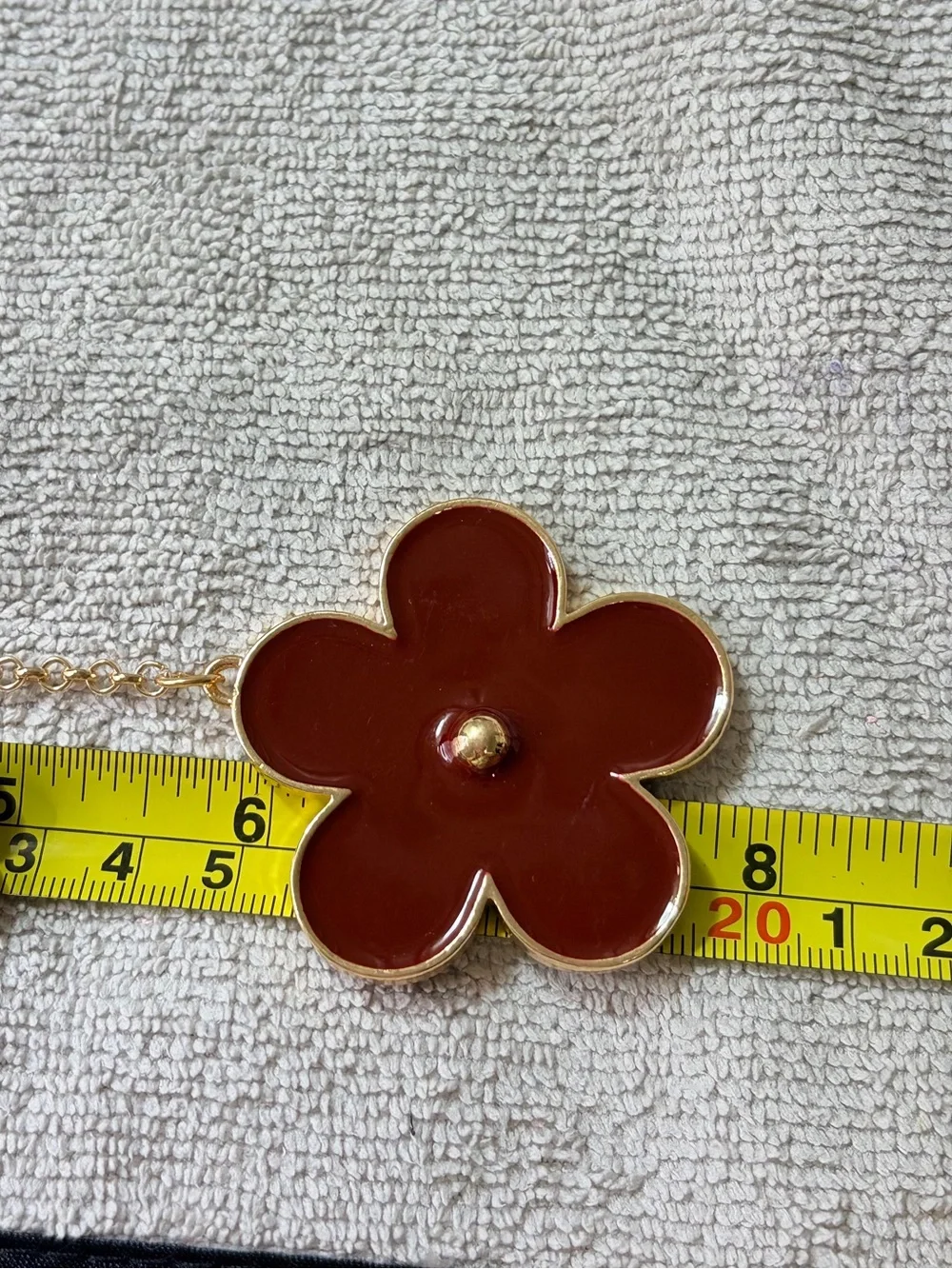 Luxe Gold-Tone Keychain with Burgundy Flower Charms